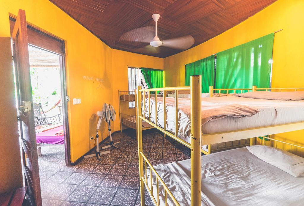 Pura Vida Hostel Тамариндо Екстер'єр фото