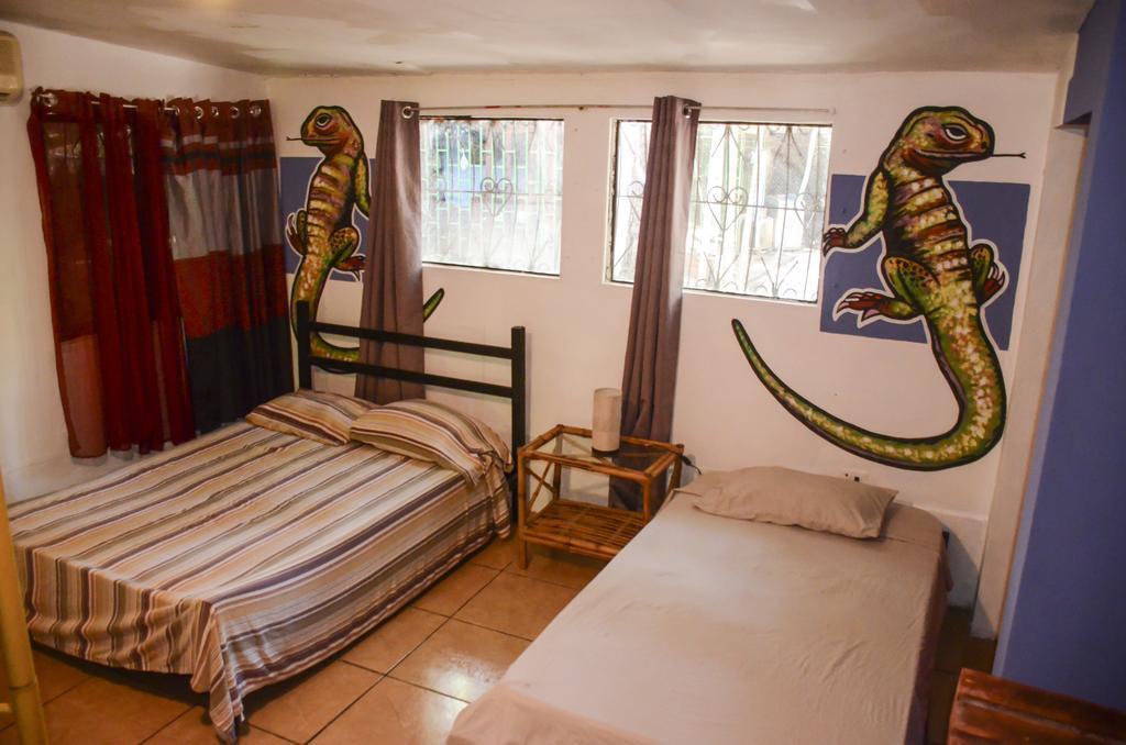 Pura Vida Hostel Тамариндо Екстер'єр фото